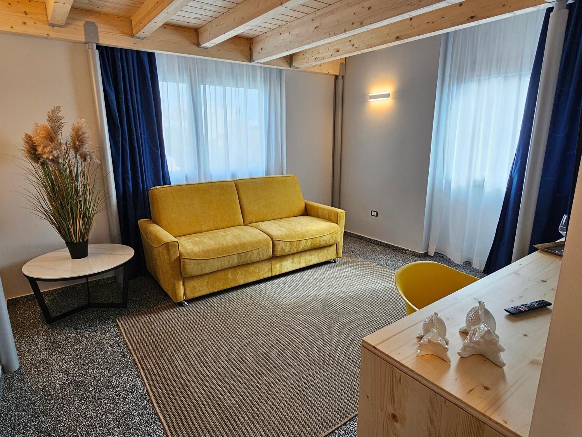 Costiero Elegant Suites B&B กัลลีโปลี ภายนอก รูปภาพ