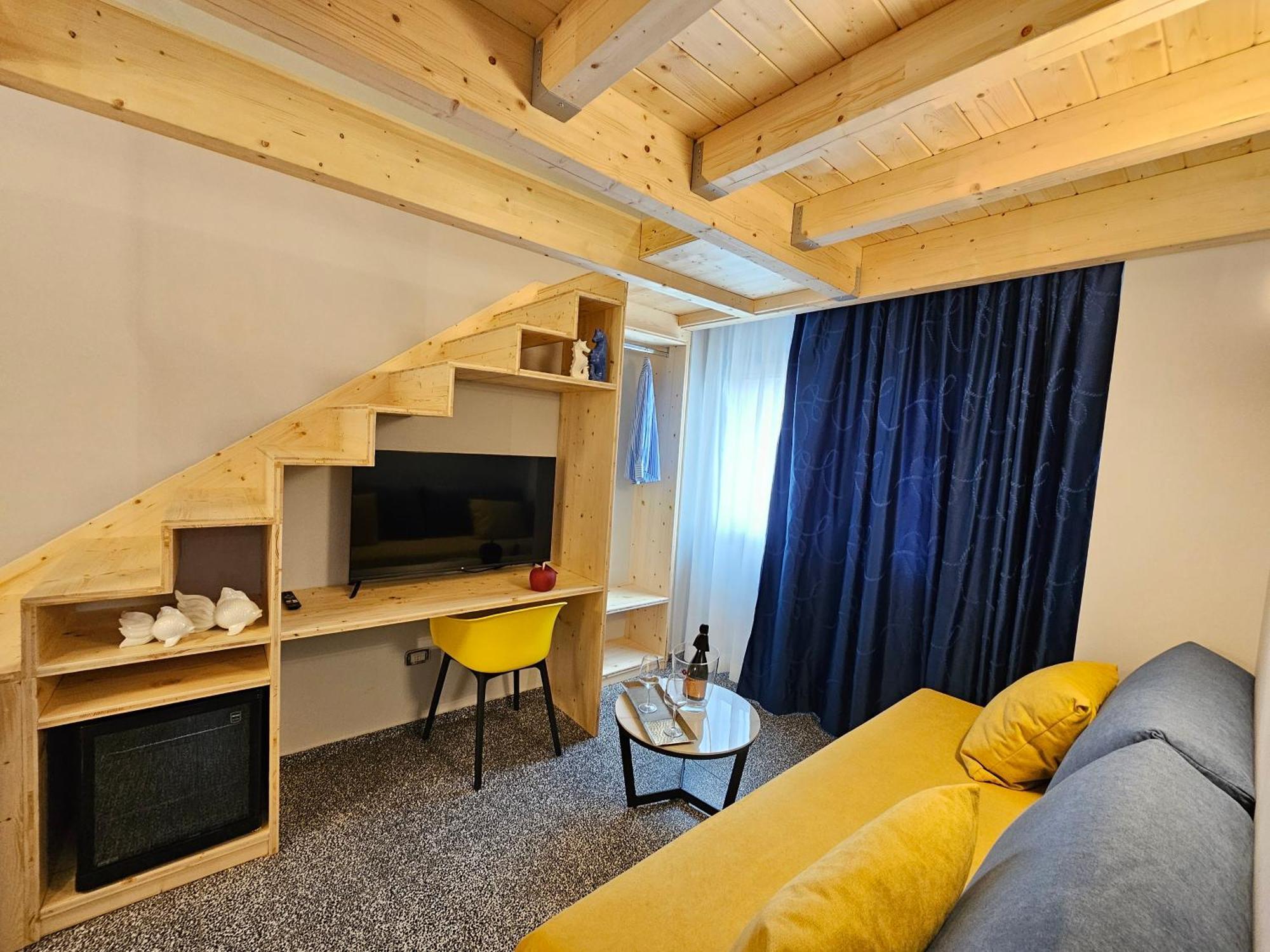 Costiero Elegant Suites B&B กัลลีโปลี ภายนอก รูปภาพ